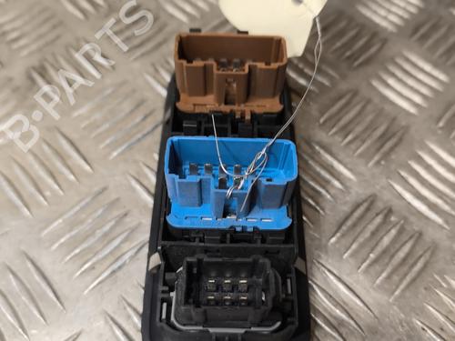 Left front window switch RENAULT CLIO III (BR0/1, CR0/1) 1.6 16V (BR05, BR0B, BR0Y, BR15, BR1J, BR1M, BR1Y, CR0B,... | BP25037656I27 