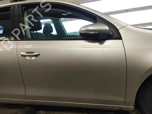 Used Right front door VW GOLF VI (5K1) 1.4 TSI (122 hp) 31054105
