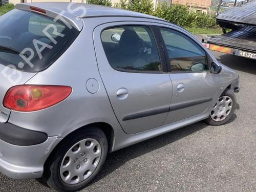 Fuse box PEUGEOT 206 Hatchback (2A/C) 1.4 HDi eco 70 | BP24596043E1 