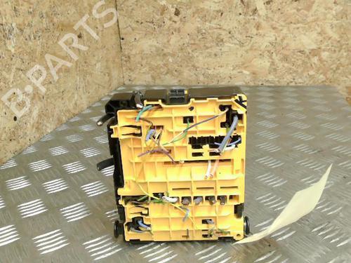 Used Fuse box PEUGEOT 208 I (CA_, CC_) 1.6 BlueHDi 100 (100 hp) 21729585