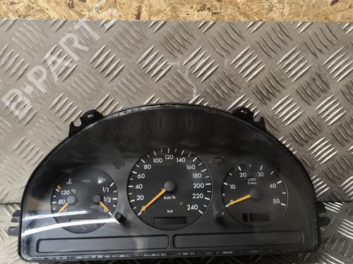Used Instrument cluster MERCEDES-BENZ M-CLASS (W163) ML 270 CDI (163.113) (163 hp) 21733028