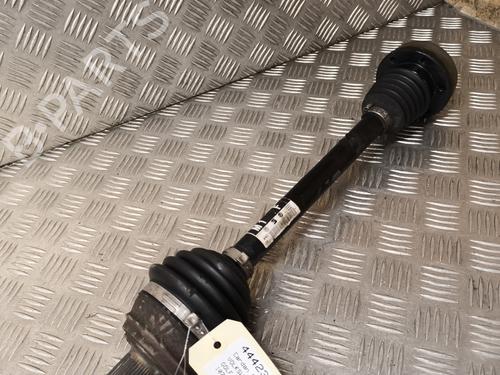 Used Left front driveshaft VW GOLF IV (1J1) 1.4 16V (75 hp) 27368361