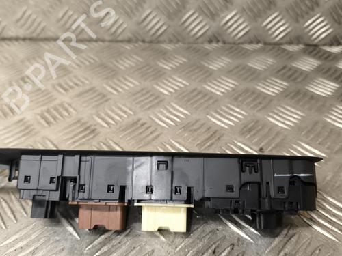 Used Left front window switch Left front window switch RENAULT CAPTUR I (J5_, H5_) 1.2 TCe 120 (118 hp) 25148292 25148292