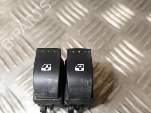 Used Left front window switch RENAULT MEGANE II (BM0/1_, CM0/1_) 1.6 16V (BM0C, CM0C) (113 hp) 27727190