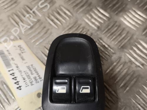Used Left front window switch PEUGEOT 206 SW (2E/K) 1.4 HDi (68 hp) 25341171