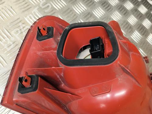 Right taillight VW PASSAT B6 Variant (3C5) 2.0 TDI 16V | BP27166705C35 