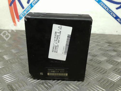 Zekeringkast RENAULT MEGANE III Hatchback (BZ0/1_, B3_) 1.5 dCi (BZ0C) (90 hp) 21742324