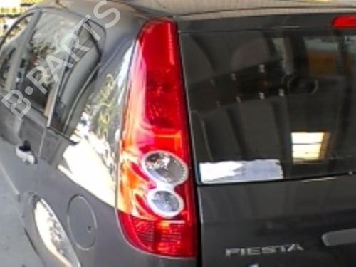 Used Left taillight FORD FIESTA V (JH_, JD_) 1.4 TDCi (68 hp) 21752114
