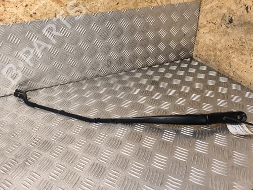Front windshield wiper arm PEUGEOT 3008 II SUV (MC_, MR_, MJ_, M4_) 1.5 BlueHDi 130 | BP29243719C143 