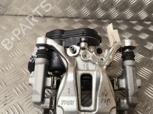 Używane Zacisk hamulca tylnego prawego TOYOTA YARIS (_P21_, _PA1_, _PH1_) 1.5 Hybrid (MXPH10, MXPH11) (116 hp) 21733036