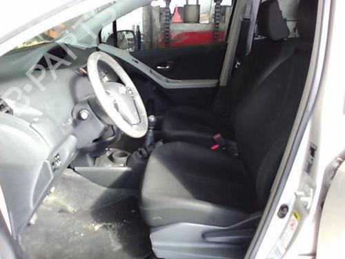Rudehejsemekanisme ventre foran TOYOTA YARIS (_P9_) 1.33 VVT-i (NSP90_, NSP90R) | BP21741970C22 