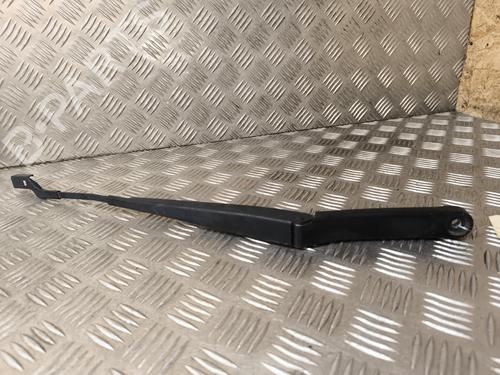 Used Front windshield wiper arm VW GOLF VII (5G1, BQ1, BE1, BE2) 1.6 TDI (105 hp) 25653864