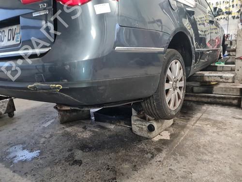 Pare-chocs arrière VW PASSAT B6 Variant (3C5) 2.0 TDI 16V (140 hp) 30863684