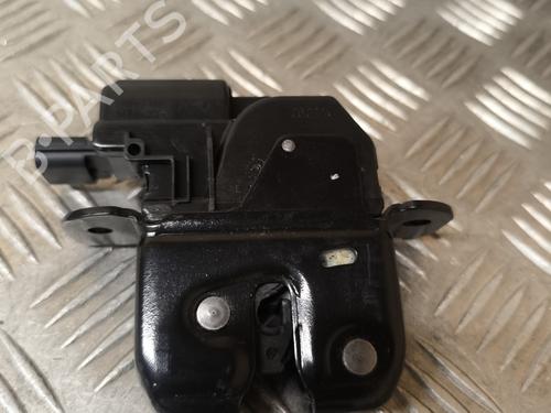 Used Tailgate lock RENAULT CAPTUR I (J5_, H5_) 1.2 TCe 120 (118 hp) 28197495