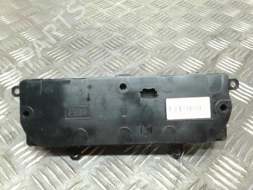 Used Climate control RENAULT CLIO IV (BH_) 0.9 TCe 90 (BHNF, BHMA, BHMH, BHJK, BHJR) (90 hp) 21730845