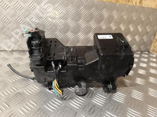 Fuse box PEUGEOT 108 1.0 VTi 72 | BP25735427E1 