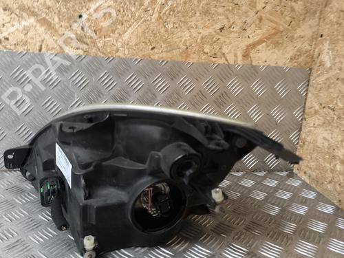 Used Right headlight FORD FIESTA V (JH_, JD_) 1.4 TDCi (68 hp) 22181243