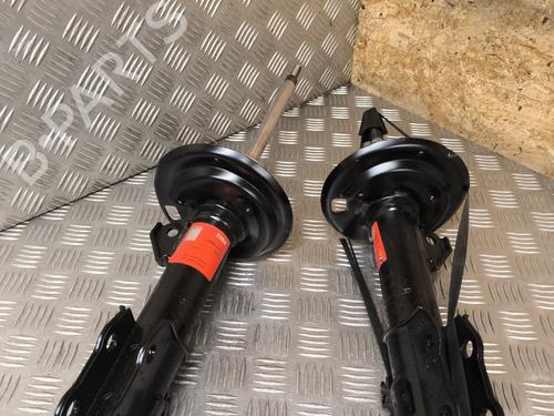 Venstre foran støtdemper TOYOTA YARIS (_P13_) 1.4 D (NLP130_, NLP130) (90 hp) 28283696