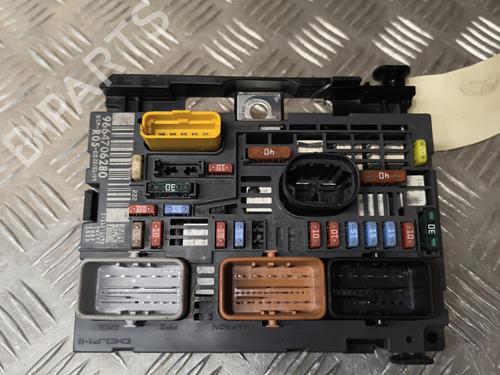 Used Fuse box PEUGEOT 308 I (4A_, 4C_) 1.6 HDi (109 hp) 29841086