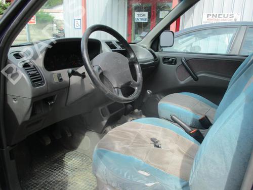 Grille NISSAN TERRANO II (R20) 2.7 TDi 4WD | BP21736679C40 