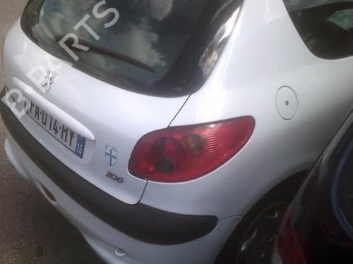 Fuse box PEUGEOT 206 Hatchback (2A/C) 1.4 i | BP21743686E1 
