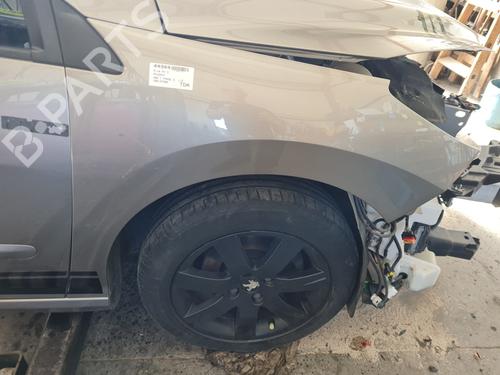 Used Right front fenders PEUGEOT 308 I (4A_, 4C_) 1.6 HDi (92 hp) 25924680