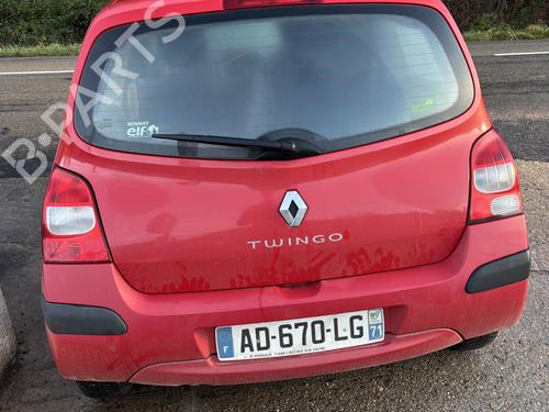 Brugte RENAULT TWINGO II (CN0_) 1.2 (CN0D) (58 hp) 4447346