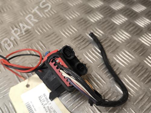Used Heater resistor RENAULT CLIO II Hatchback Van (SB0/1/2_) 1.9 D (SB0R) (54 hp) 21739214