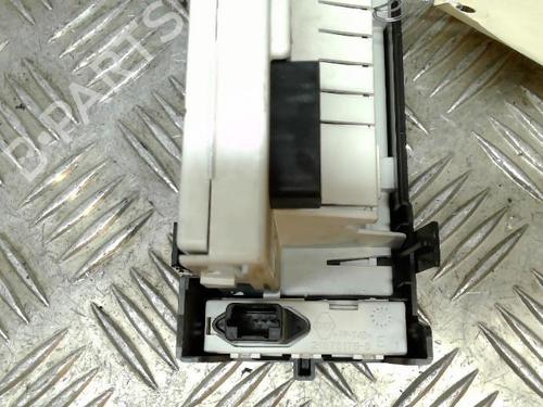 Used Display monitor RENAULT CLIO III Grandtour (KR0/1_) 1.5 dCi (KR0F) (86 hp) 21743458