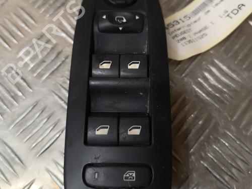 Used Left front window switch PEUGEOT 208 I (CA_, CC_) 1.6 HDi (92 hp) 29501492