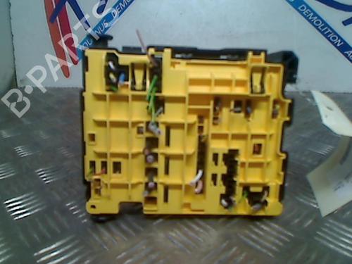 Fuse box PEUGEOT 208 I (CA_, CC_) 1.2 VTI 82 | BP21738485E1 