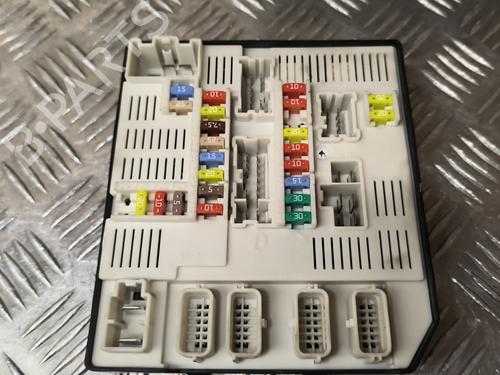 Used Fuse box RENAULT MEGANE III Grandtour (KZ0/1) 1.5 dCi (KZ09, KZ0D, KZ1G, KZ29, KZ14, KZ1W, KZ10, KZ1F,... (110 hp) 22008559