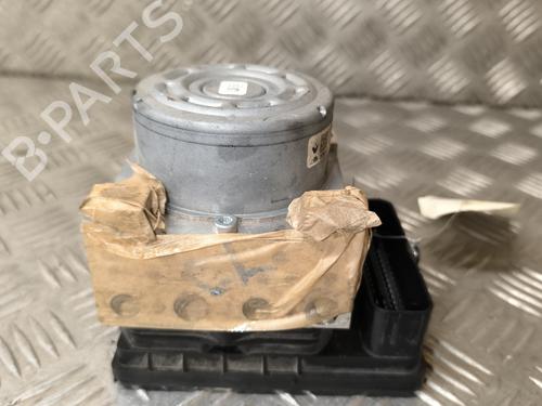 Used ABS pump RENAULT MEGANE IV Hatchback (B9A/M/N_) 1.5 Blue dCi 115 (B9A6) (116 hp) 25277276