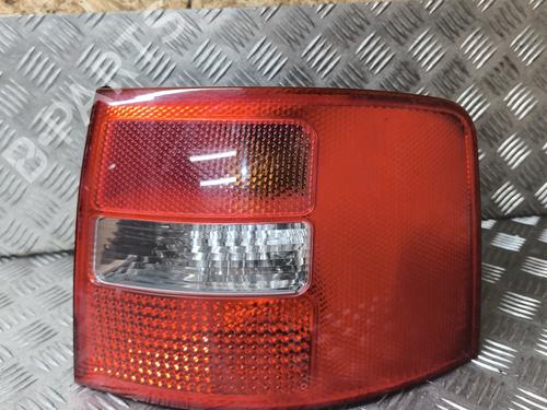 Højre baglygte AUDI A6 C5 Avant (4B5, 4B6) 2.5 TDI (163 hp) 24963255