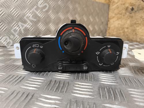 Used Climate control RENAULT KANGOO Express (FW0/1_) 1.5 dCi 95 (FW16) (95 hp) 31089448