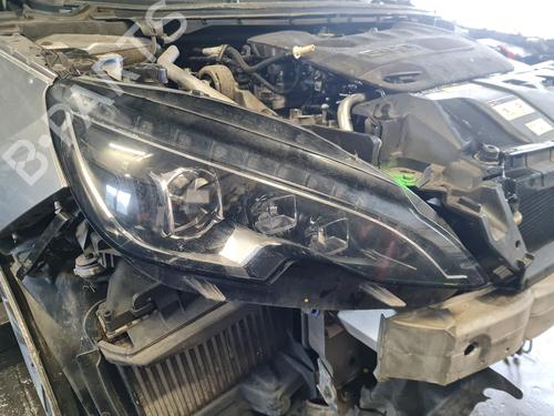 Phare droit PEUGEOT 308 SW II (LC_, LJ_, LR_, LX_, L4_) 2.0 BlueHDi 150 (150 hp) 30822024