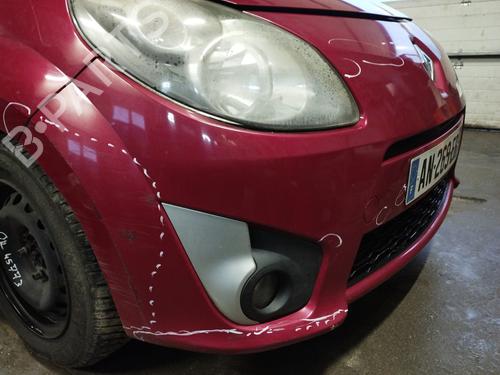Used Front bumper RENAULT TWINGO II (CN0_) 1.2 16V (CN04, CN0B) (75 hp) 31365338