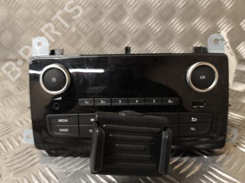 Used Radio RENAULT CLIO IV (BH_) 1.2 16V (73 hp) 21733303