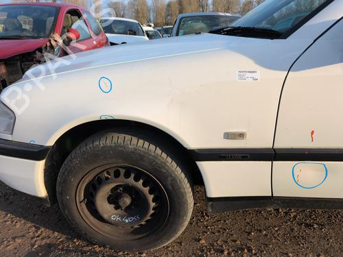 Forskærm venstre MERCEDES-BENZ C-CLASS (W202) C 220 D (202.121) (95 hp) 31601756