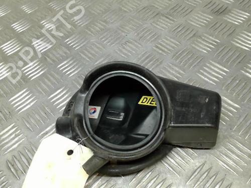 Used Fuel flap PEUGEOT 5008 (0U_, 0E_) 1.6 HDi (112 hp) 21750173