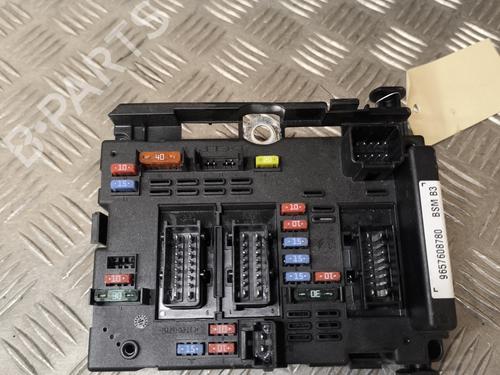 Used Fuse box PEUGEOT 206+ (2L_, 2M_) 1.4 HDi eco 70 (68 hp) 25339648