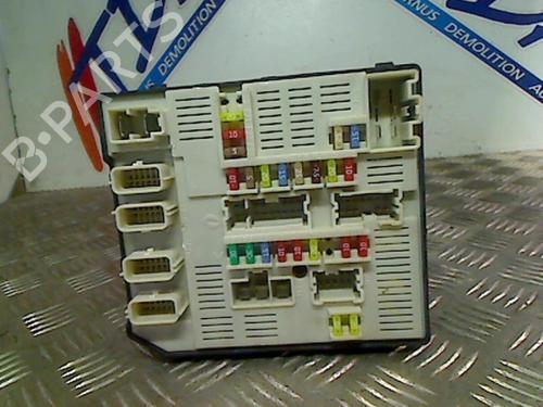 Used Fuse box RENAULT MEGANE III Hatchback (BZ0/1_, B3_) 1.5 dCi (86 hp) 21747250