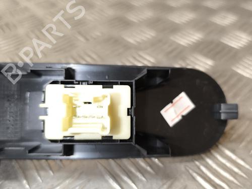Used Right front window switch Right front window switch RENAULT CLIO IV (BH_) 1.5 dCi 75 (75 hp) 25821888 25821888
