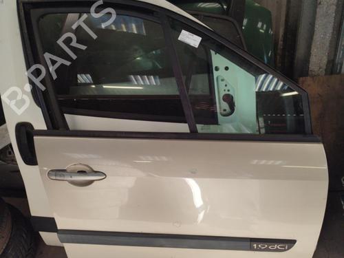 Used Right front door RENAULT SCÉNIC II (JM0/1_) 1.9 dCi (125 hp) 21730693