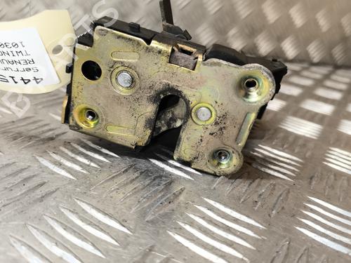 Używane Zamek drzwi przednich prawych RENAULT TWINGO I (C06_) 1.2 (C066, C068) (58 hp) 24451266