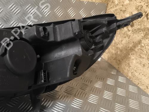 Right headlight PEUGEOT 407 SW (6E_, 6D_) 2.0 HDi 135 | BP21741652C29 