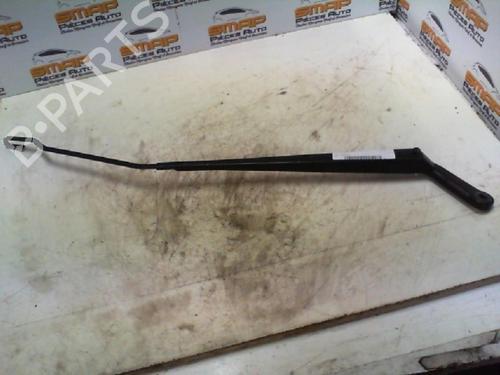 Used Front windshield wiper arm PEUGEOT 206 SW (2E/K) 1.4 HDi (68 hp) 19896088