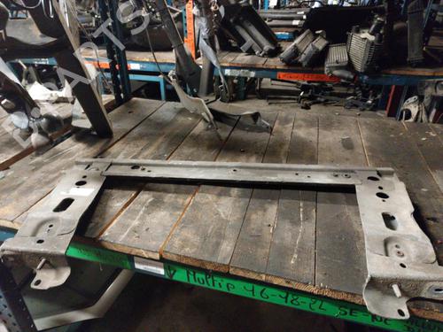 Used Crossmember RENAULT SCÉNIC II (JM0/1_) 1.9 dCi (JM0G, JM12, JM1G, JM2C) (120 hp) 21982385