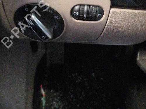 Forlygtekontakt VW GOLF VI (5K1) 1.6 TDI (105 hp) 27377817