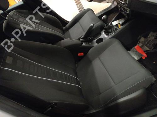 Used Right front seat RENAULT MEGANE III Hatchback (BZ0/1_, B3_) 1.2 TCe (BZ2B, BZ11) (116 hp) 25221523